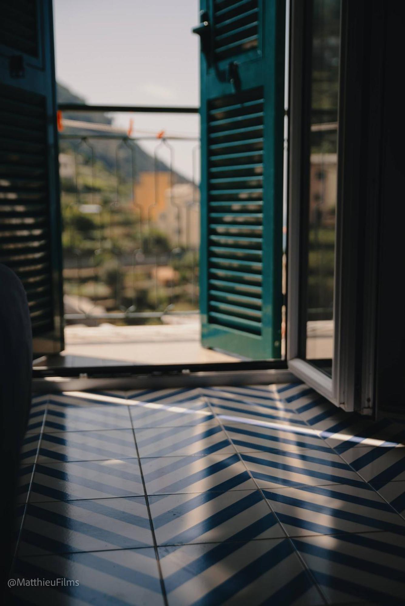 San Giovanni Apt, Seaview Terrace, 2 Aircondo Bdr, Easy From Train Or Private Parking リオマッジョーレ エクステリア 写真