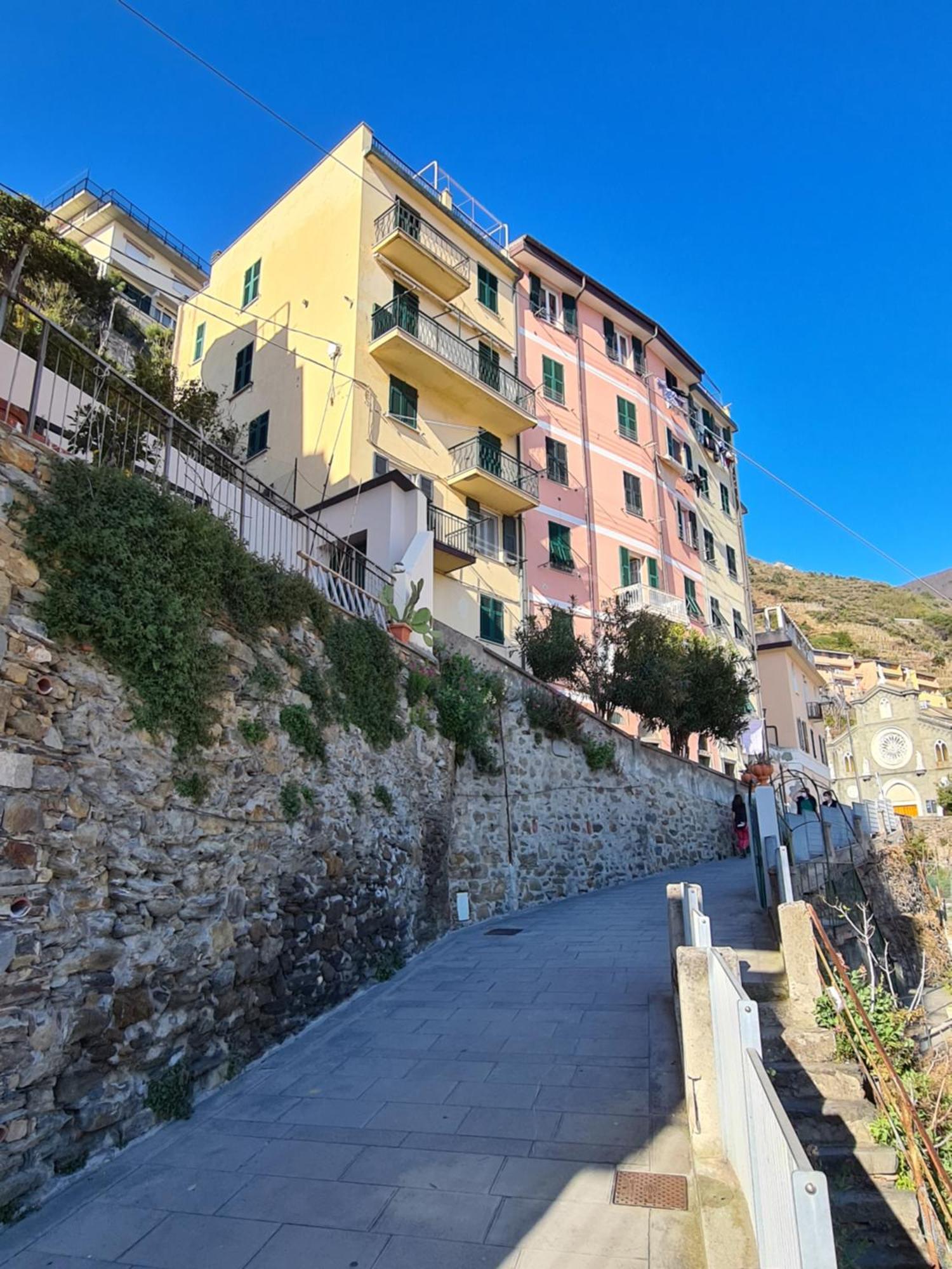 San Giovanni Apt, Seaview Terrace, 2 Aircondo Bdr, Easy From Train Or Private Parking リオマッジョーレ エクステリア 写真